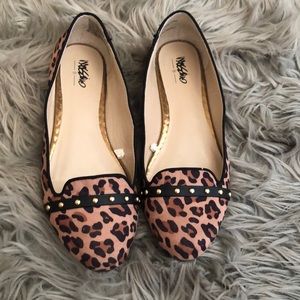 Leopard print flats!
